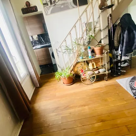 Sssss Apartment